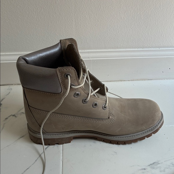 Timberland Grey Lace-Up Boots - Picture 7 of 8